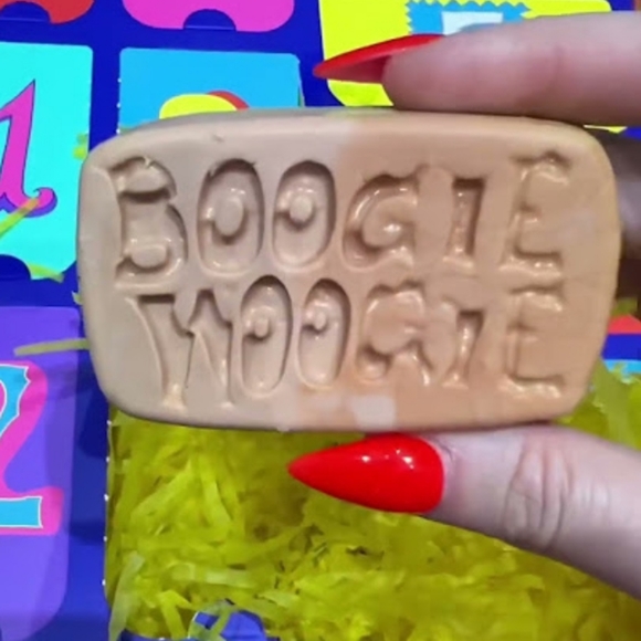 🌟🧚‍♀️LUSH Boogie Woogie 2023 DISCONTINUED Holiday Soap NWT - Picture 3 of 6